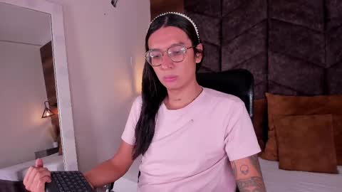 lauraagomezz__ online show from 9, 2, 2025