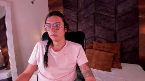 lauraagomezz__ online show from 9, 2, 2025