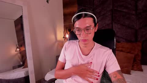lauraagomezz__ online show from 9, 2, 2025