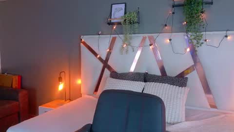lauraagomezz__ online show from 3, 10, 2025