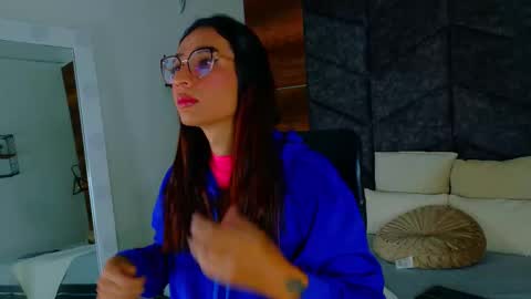 lauraagomezz__ online show from 19, 10, 2025