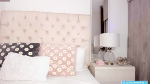 Snapshot of lauraamber_ chatting on 17, 7, 2026 LAURA online show from 17, 7, 2026