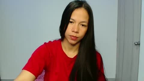 Snapshot of lauracb_ chatting on 28, 4, 2026 lauracb online show from 28, 4, 2026