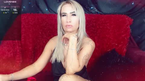 Snapshot of lauracrystall chatting on 21, 12, 2025 LauraCrystall online show from 21, 12, 2025