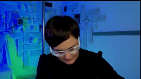 lauradavidsons online show from 5, 10, 2025