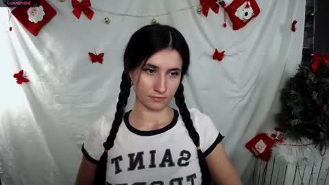Snapshot of lauradre_ chatting on 6, 1, 2025 Laura online show from 6, 1, 2025