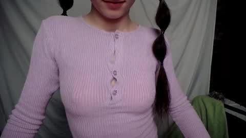 Snapshot of lauradre_ chatting on 11, 2, 2025 Laura online show from 11, 2, 2025