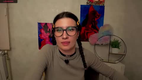 Snapshot of lauradre_ chatting on 26, 10, 2025 Laura online show from 26, 10, 2025