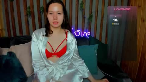 Snapshot of lauraellinss chatting on 29, 9, 2025 Laura online show from 29, 9, 2025