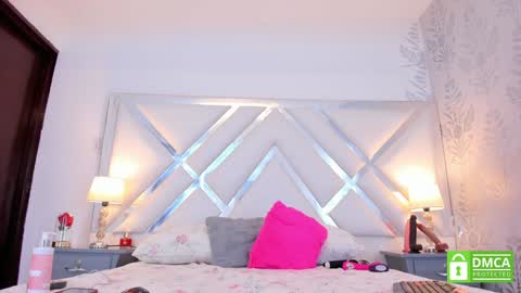 Snapshot of laurafarrely chatting on 5, 12, 2024 Laura online show from 5, 12, 2024