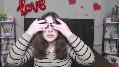 LauraHlot online show from 19, 2, 2025