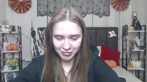 LauraHlot online show from 28, 10, 2025