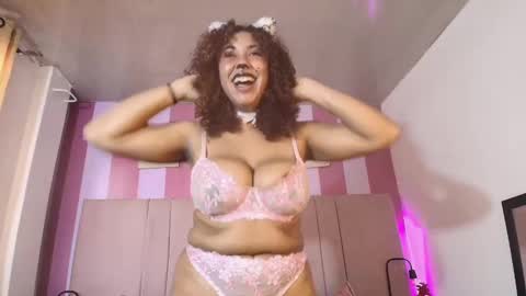 Snapshot of lauraltt chatting on 27, 10, 2025 lauraltt online show from 27, 10, 2025