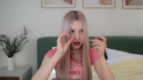 Snapshot of lauramusk chatting on 3, 10, 2025 Laura online show from 3, 10, 2025