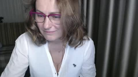 Lauraoven1 online show from 28, 12, 2024