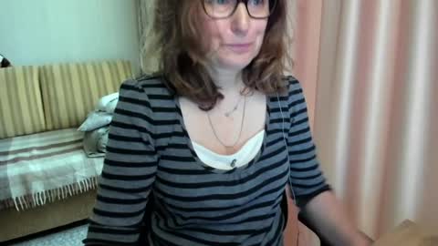 Lauraoven1 online show from 1, 6, 2026