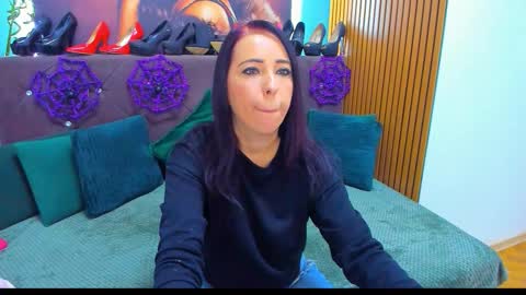 Laura online show from 30, 10, 2025