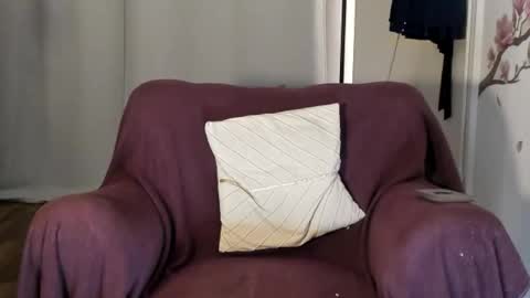 Laura Lara Sommer online show from 9, 9, 2025