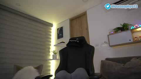 Laura online show from 10, 12, 2024