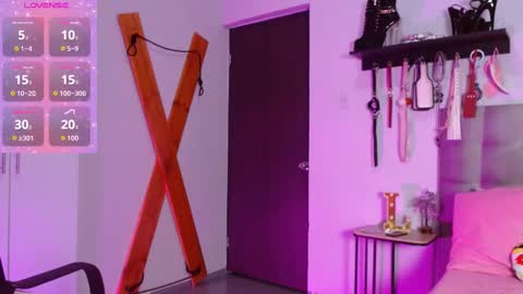 Snapshot of laureen_brown chatting on 31, 10, 2025 Laura online show from 31, 10, 2025