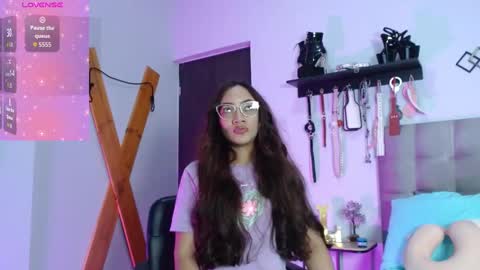 Snapshot of laureen_brown chatting on 23, 11, 2025 Laura online show from 23, 11, 2025