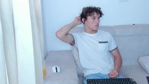 Snapshot of laureent__ chatting on 6, 2, 2025 Laureent online show from 6, 2, 2025