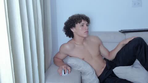 Snapshot of laureent__ chatting on 8, 2, 2025 Laureent online show from 8, 2, 2025