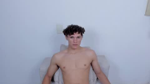 Snapshot of laureent__ chatting on 4, 3, 2025 Laureent online show from 4, 3, 2025