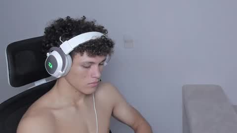 Snapshot of laureent__ chatting on 18, 9, 2025 Laureent online show from 18, 9, 2025