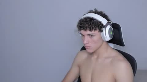 Snapshot of laureent__ chatting on 6, 10, 2025 Laureent online show from 6, 10, 2025