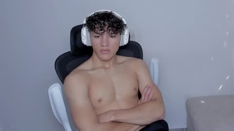 Snapshot of laureent__ chatting on 28, 10, 2025 Laureent online show from 28, 10, 2025