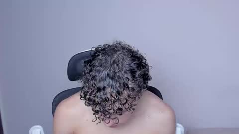 Snapshot of laureent__ chatting on 19, 11, 2025 Laureent online show from 19, 11, 2025