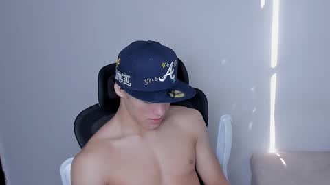 Snapshot of laureent__ chatting on 30, 11, 2025 Laureent online show from 30, 11, 2025