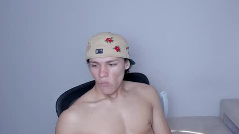 Snapshot of laureent__ chatting on 15, 12, 2025 Laureent online show from 15, 12, 2025