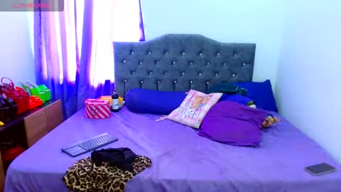 Snapshot of lauren_59 chatting on 14, 10, 2025 Lauren online show from 14, 10, 2025