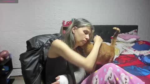 Lauren Independent model online show from 5, 3, 2025