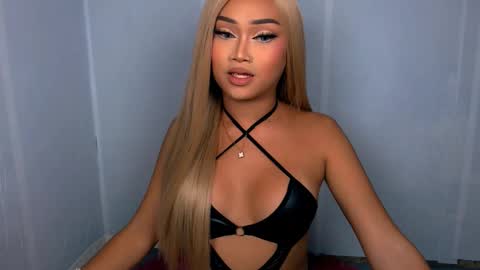 Snapshot of laurenfox16 chatting on 12, 10, 2025 chloe3 online show from 12, 10, 2025