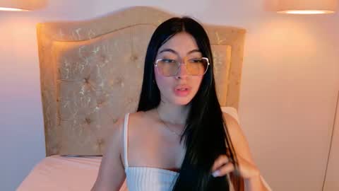 laurenn_smitth online show from 4, 11, 2025