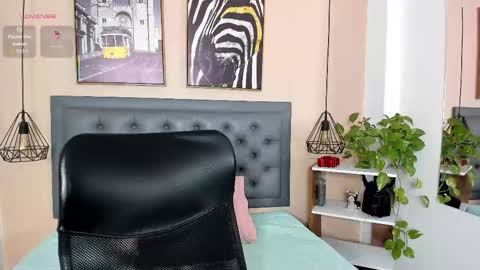 Snapshot of laurenrosee_ chatting on 11, 9, 2025 Lauren  online show from 11, 9, 2025