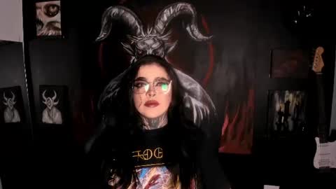 Snapshot of laurenrousexx chatting on 20, 6, 2026 LAUREN INDEPENDENT MODEL HELP ME REACH 100 LIKES PLS online show from 20, 6, 2026