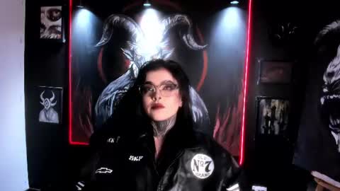 Snapshot of laurenrousexx chatting on 23, 7, 2026 LAUREN INDEPENDENT MODEL HELP ME REACH 100 LIKES PLS online show from 23, 7, 2026