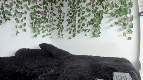 laurensmith9 online show from 14, 3, 2026