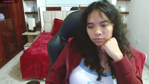 laurent online show from 30, 1, 2025