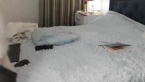 daniela angel     online show from 9, 1, 2026