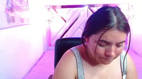 Snapshot of laurha_ chatting on 15, 5, 2026 laura online show from 15, 5, 2026
