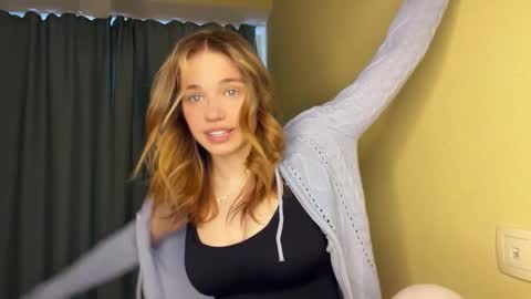 Bella online show from 3, 3, 2026