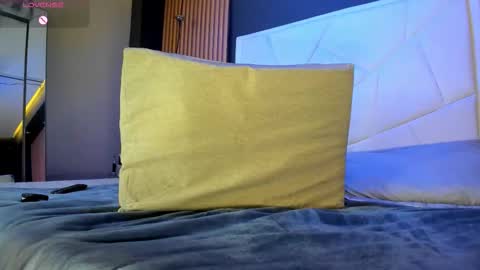 Lau Roberts online show from 11, 11, 2025