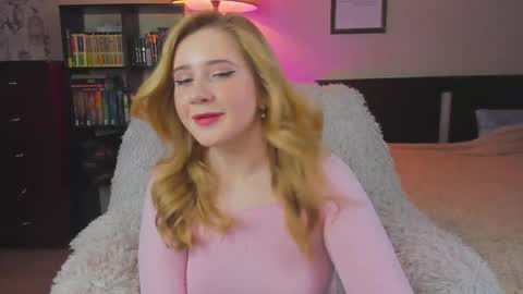 Snapshot of lavender_tender chatting on 13, 9, 2025 Lav online show from 13, 9, 2025
