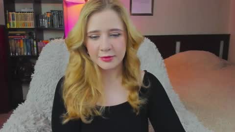 Snapshot of lavender_tender chatting on 17, 9, 2025 Lav online show from 17, 9, 2025