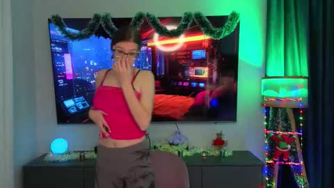 Snapshot of laveniadevoss chatting on 1, 12, 2025 Gloria online show from 1, 12, 2025